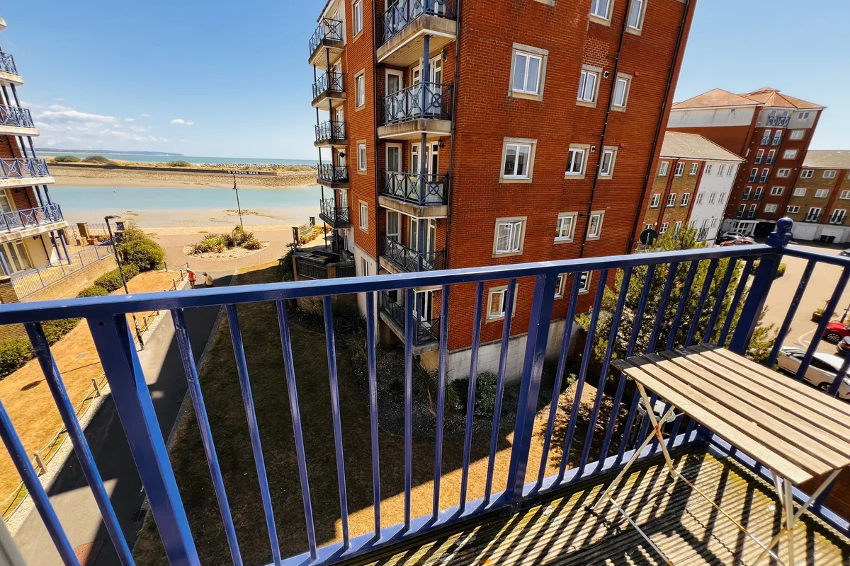 Flat Barbuda Quay in Eastbourne