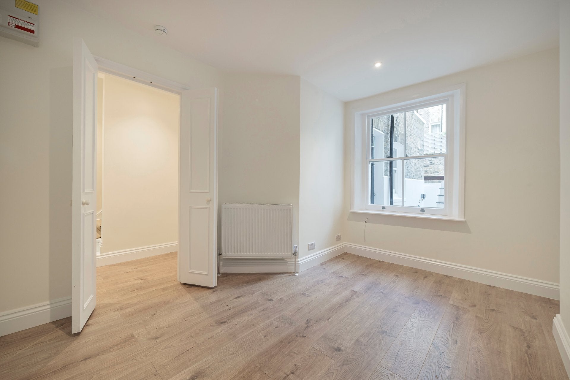 Flat Bonchurch Road in Greater London