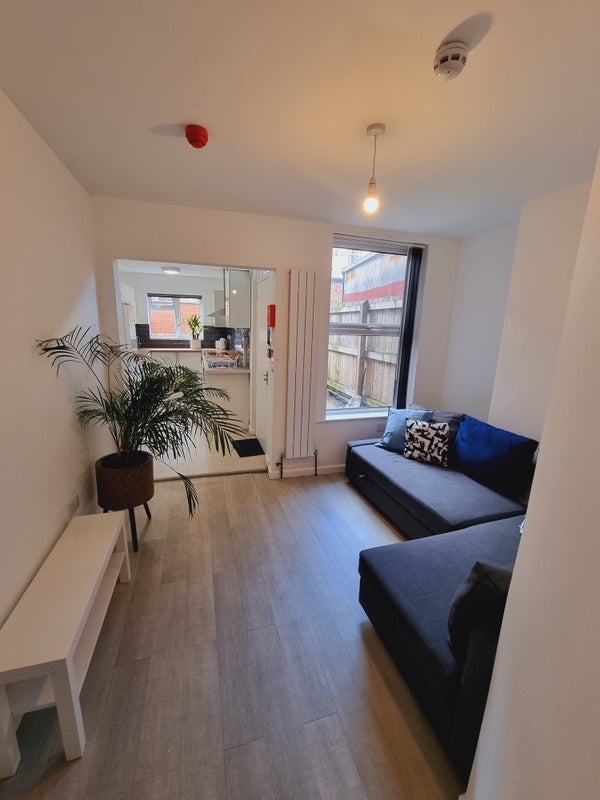 Room Arno Avenue in Nottingham