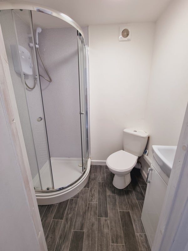 Room Arno Avenue in Nottingham