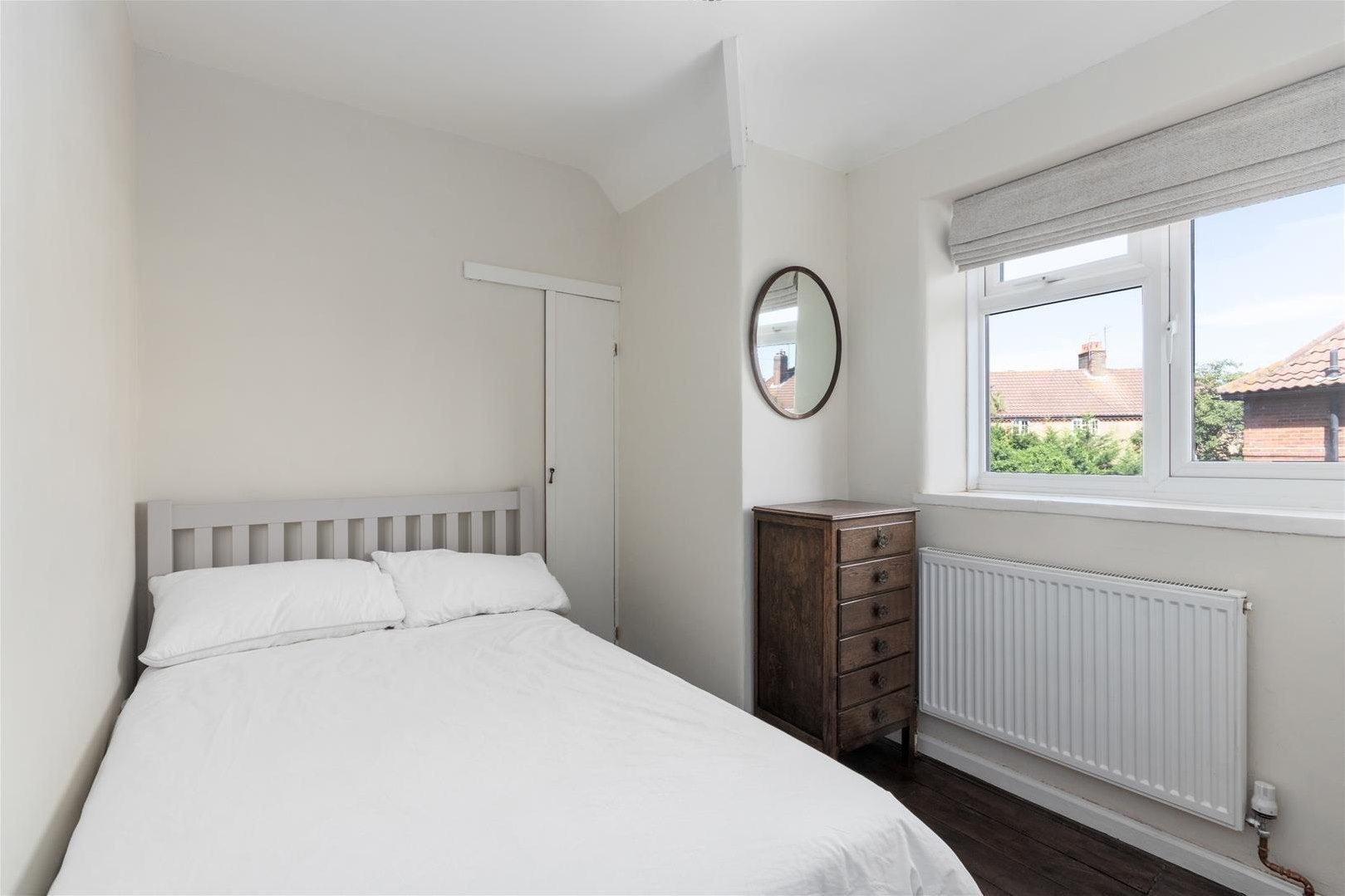 House Bryony Road in Greater London
