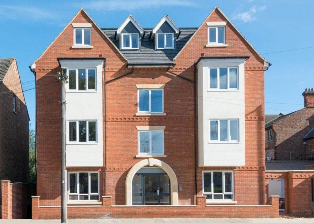 Flat Ashburnham Road in Bedford