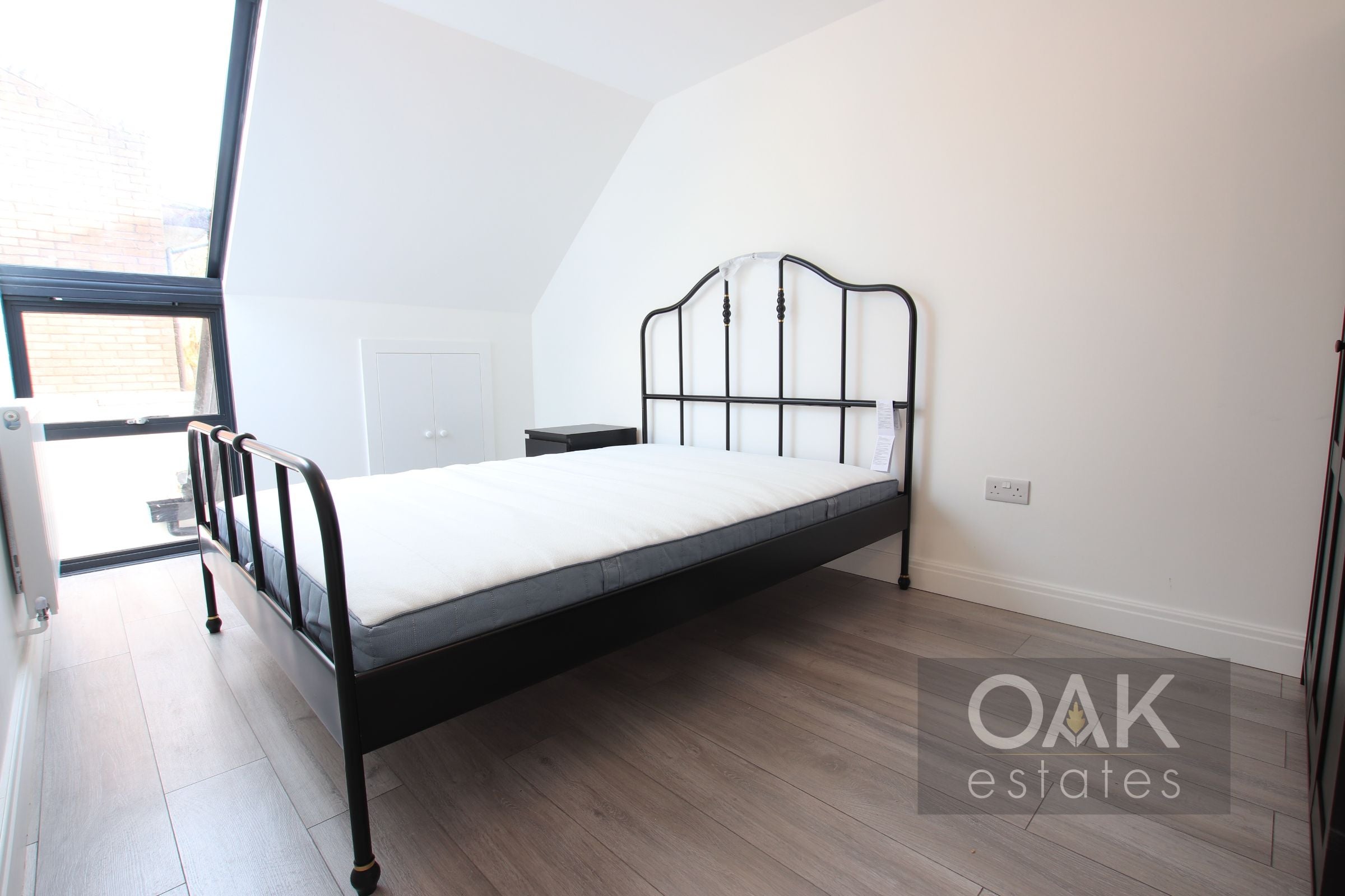 Flat Camberwell Road in Greater London