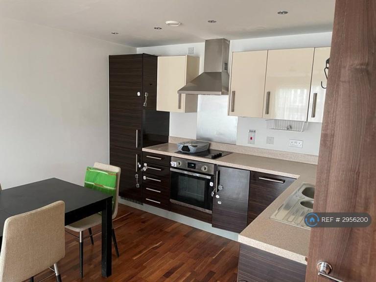 Flat Four Seasons Terrace in Greater London