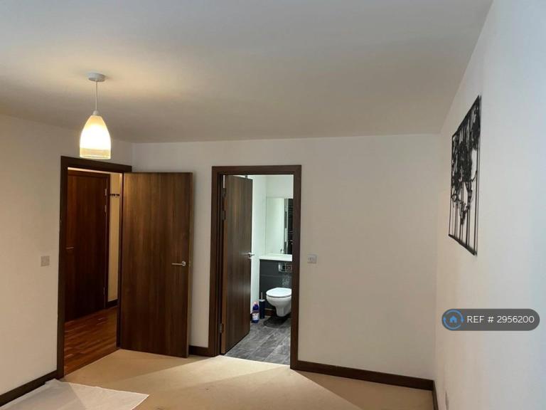 Flat Four Seasons Terrace in Greater London