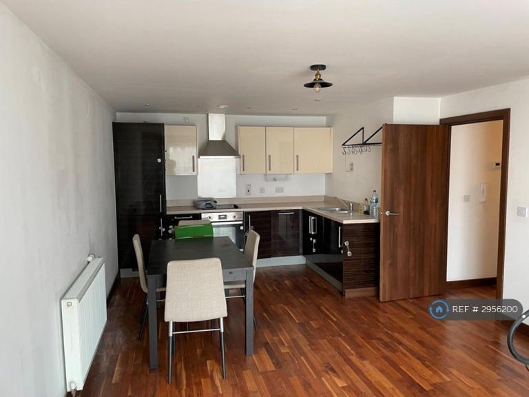 Flat Four Seasons Terrace in Greater London