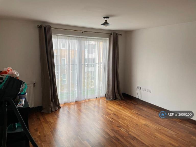 Flat Four Seasons Terrace in Greater London