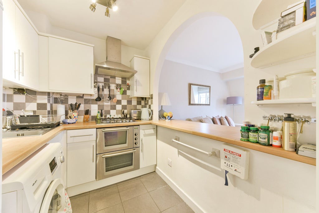 Flat Battersea Square in Greater London