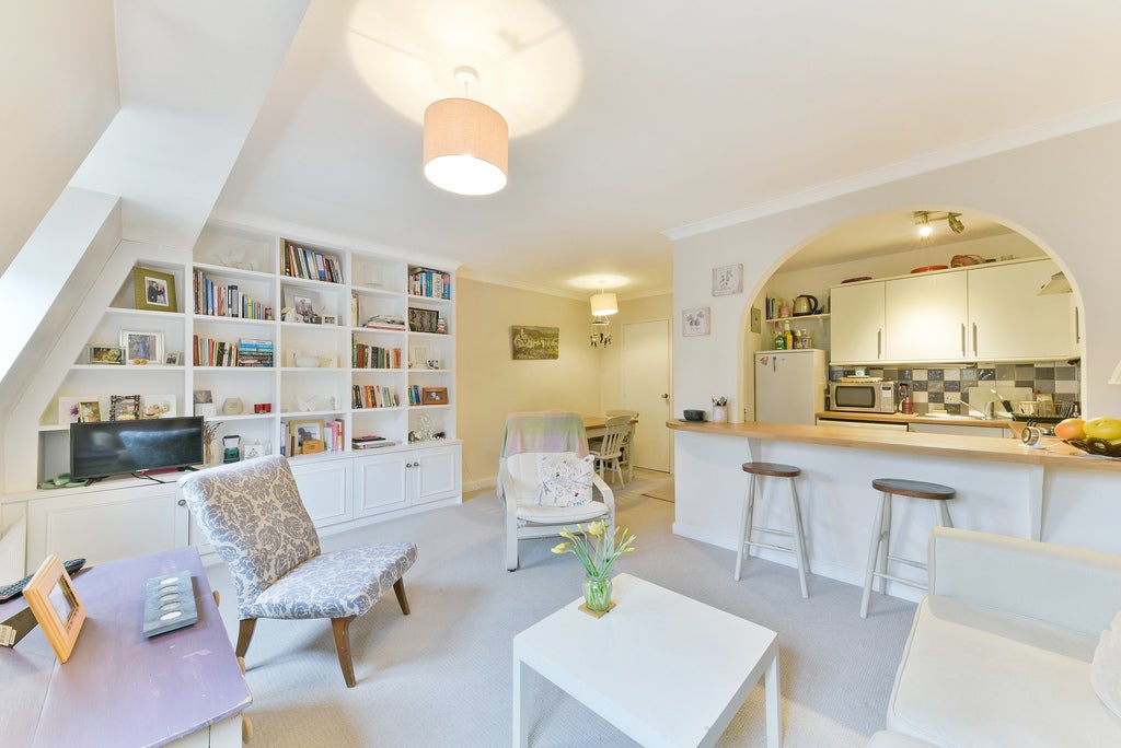 Flat Battersea Square in Greater London