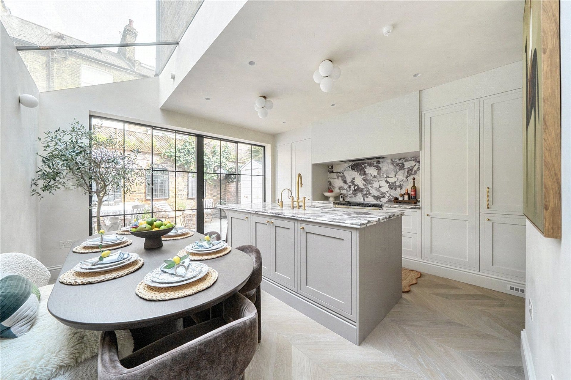 House Duke Road in Greater London