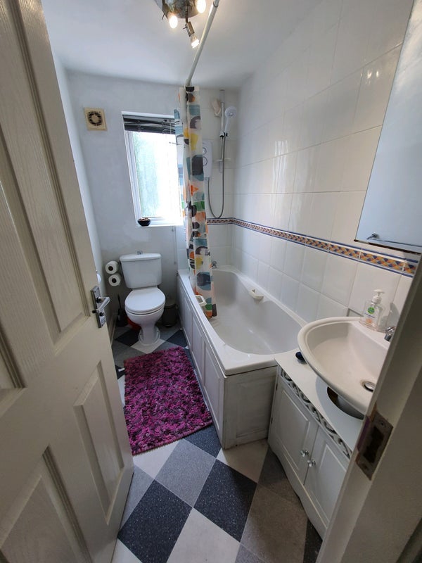 Room Foxham Drive in Manchester