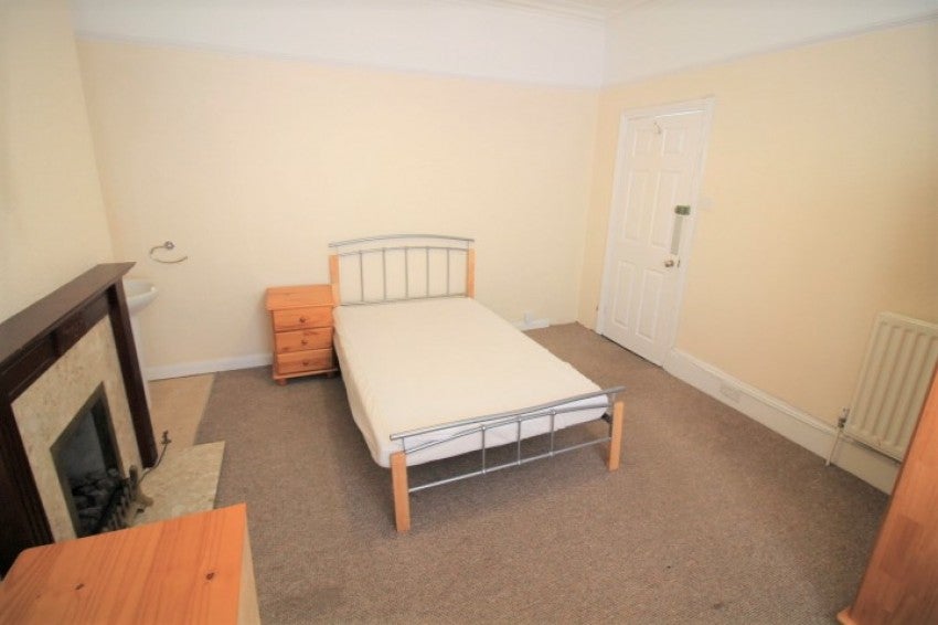 Room Pinhoe Road in Exeter