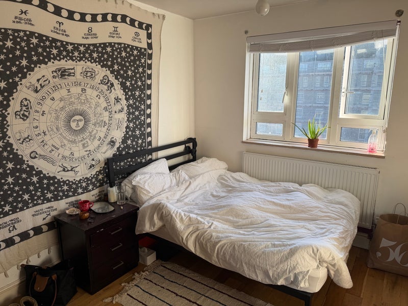 Room Augustus Street in Greater London