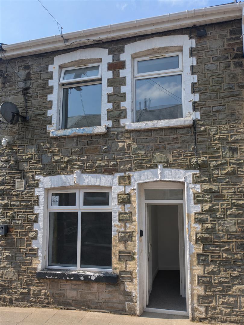 House Queen Street in Abertillery