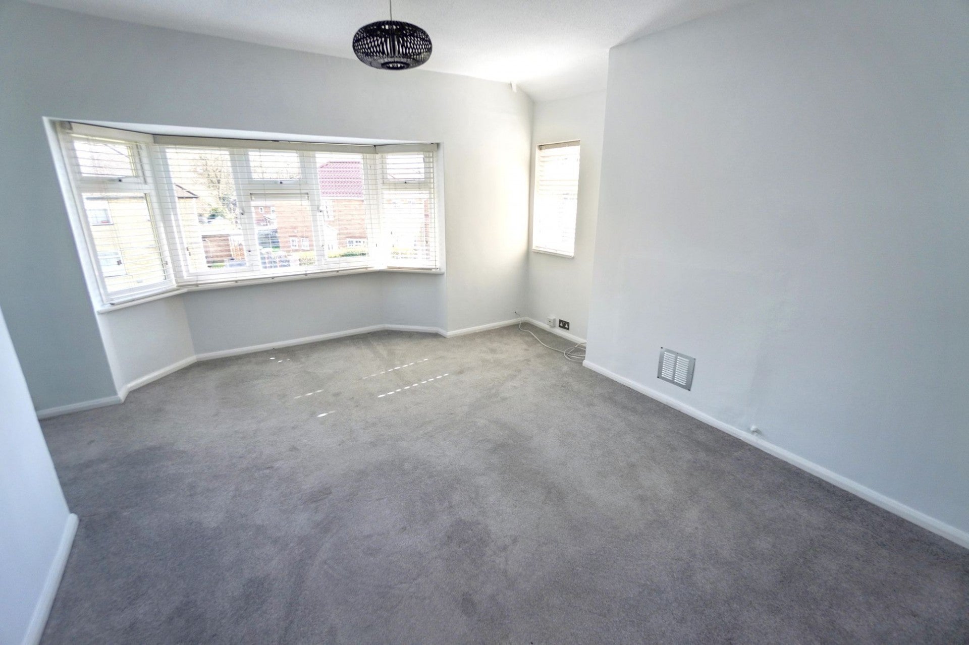 Flat Tyzack Road in High Wycombe Community Board