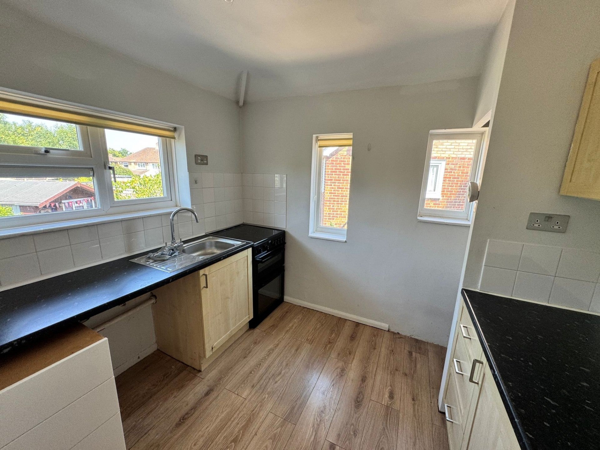Flat Tyzack Road in High Wycombe Community Board
