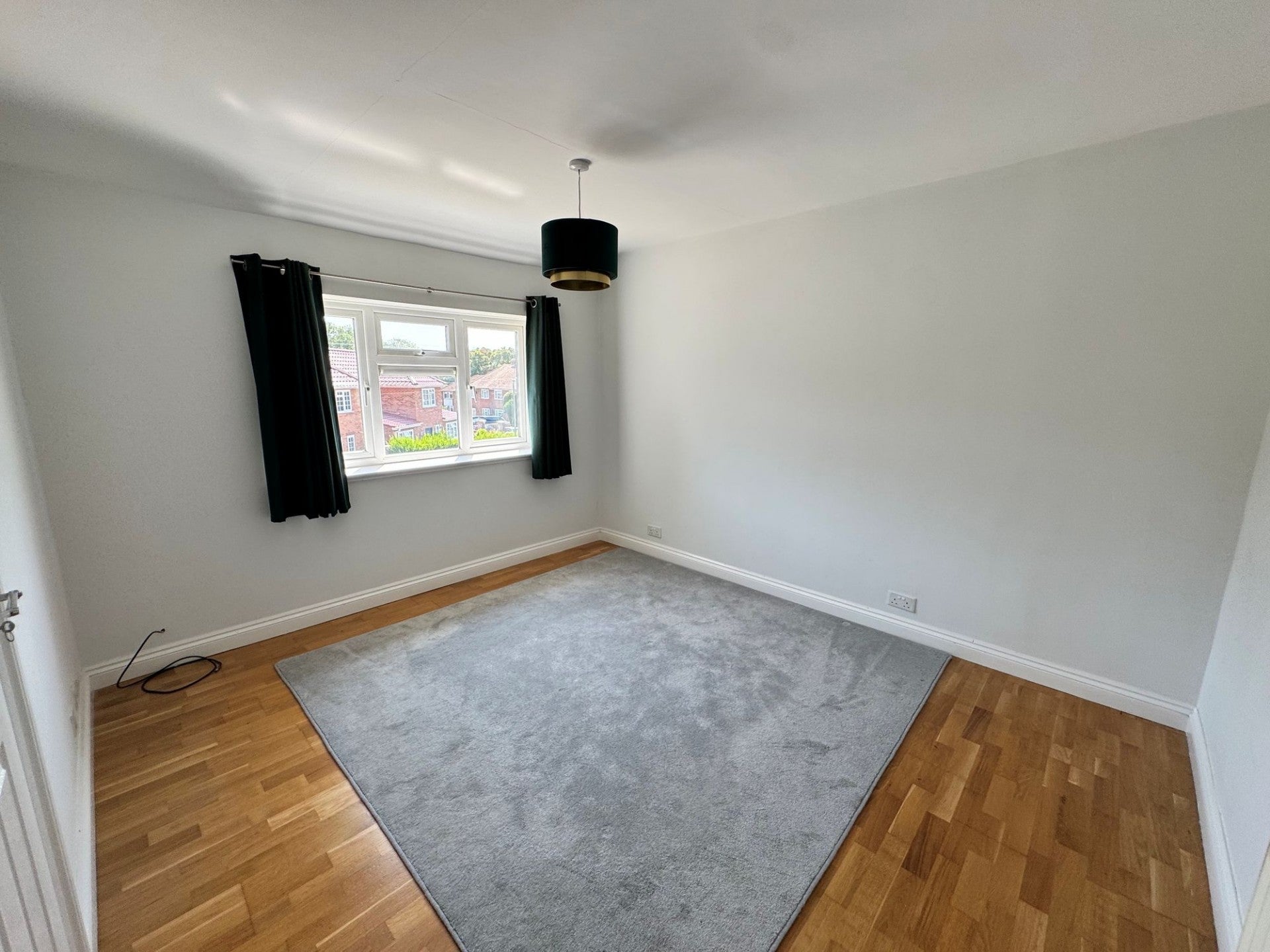 Flat Tyzack Road in High Wycombe Community Board