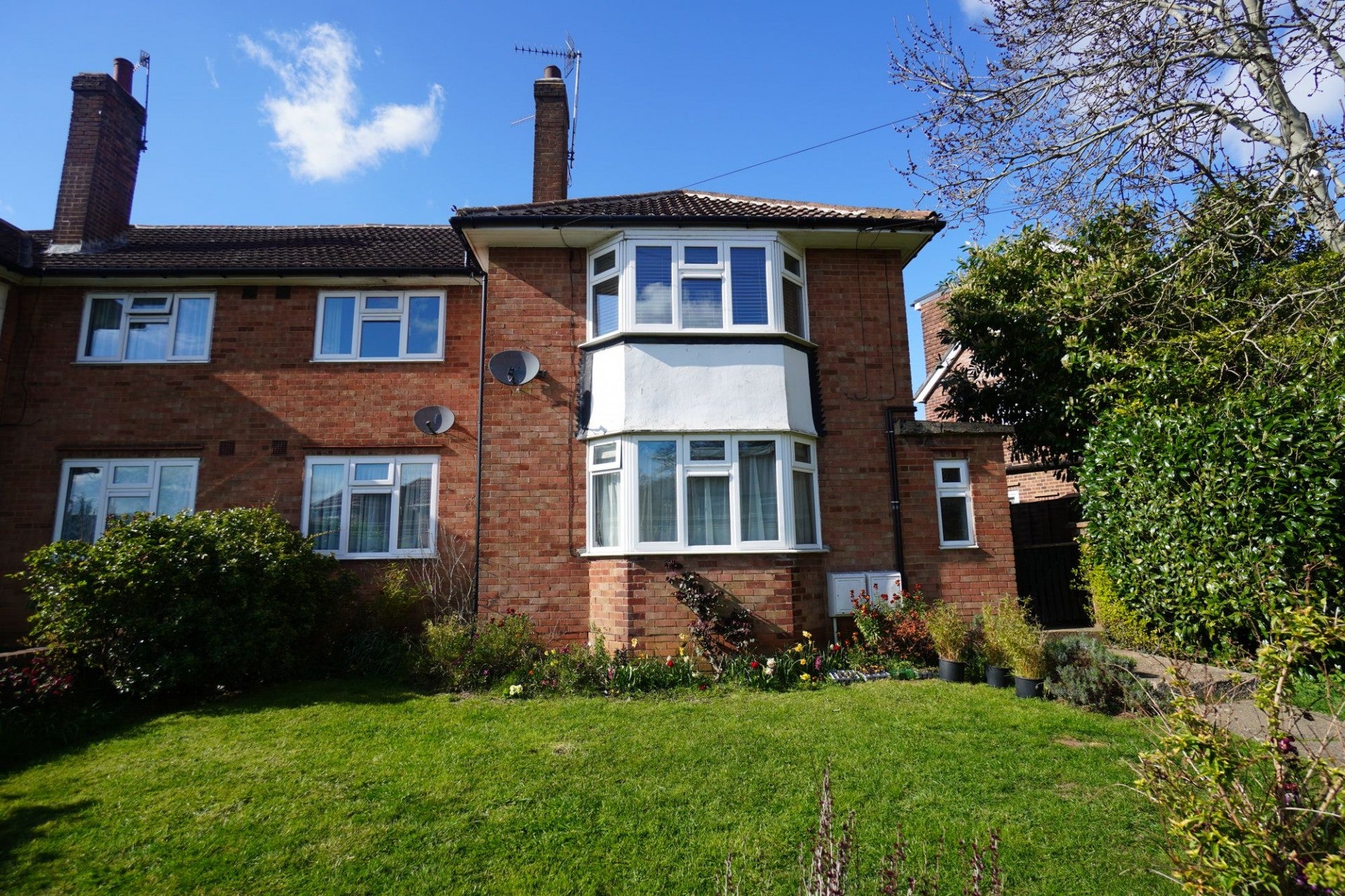 Flat Tyzack Road in High Wycombe Community Board