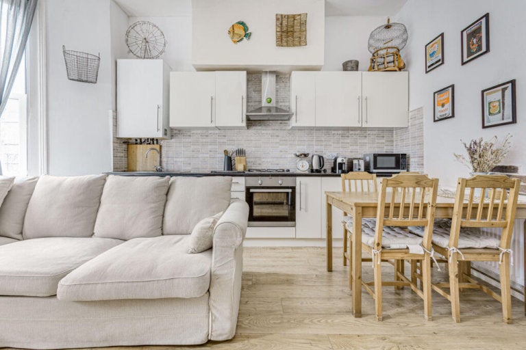 Flat Brighton Terrace in Greater London
