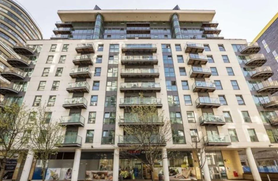 Flat Millharbour in Greater London