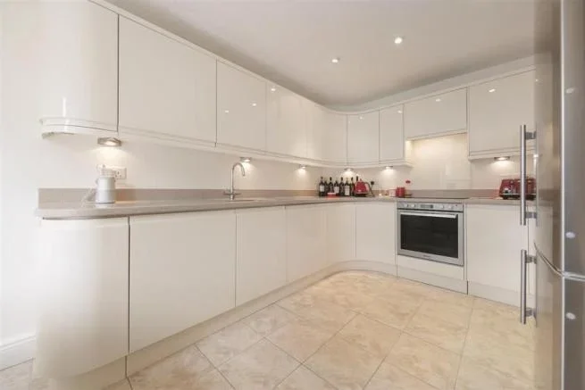 House Holm Oak Close in Greater London