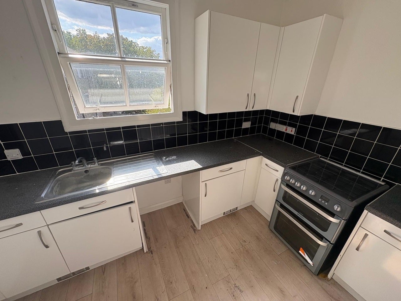 Flat Naval Walk in Greater London