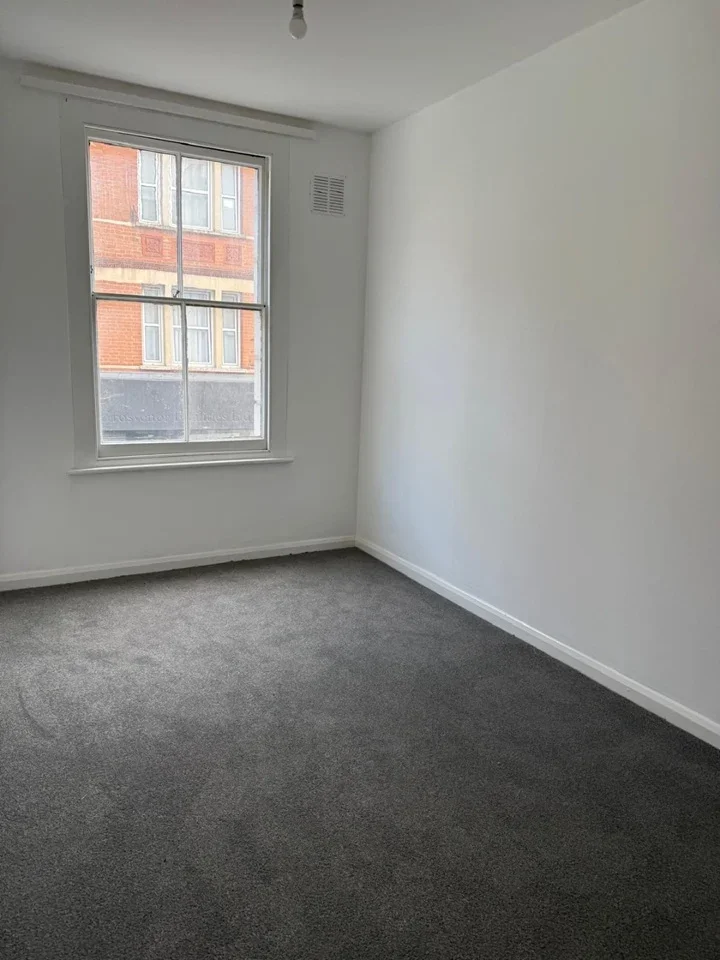Flat Naval Walk in Greater London