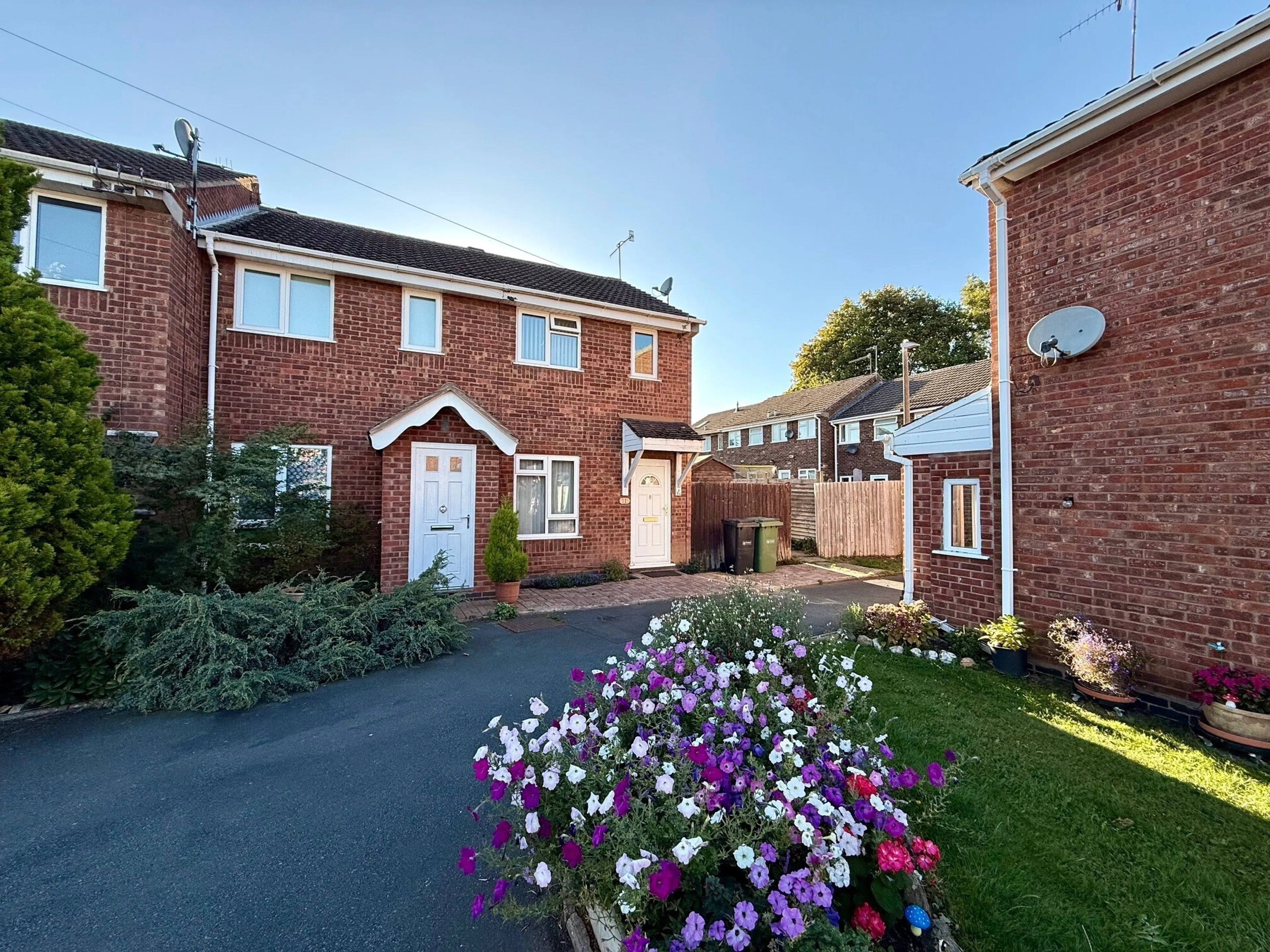 House Whitewood Close in Worcester