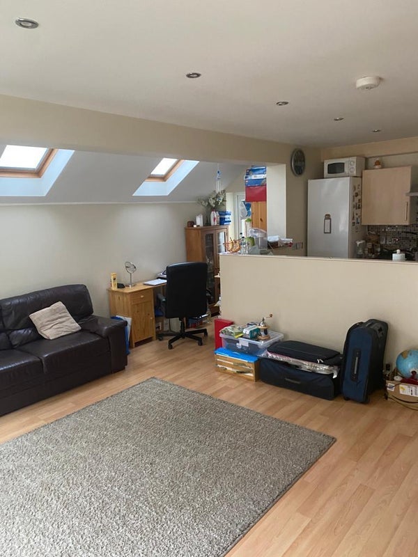 Flat Collingbourne Road in Greater London