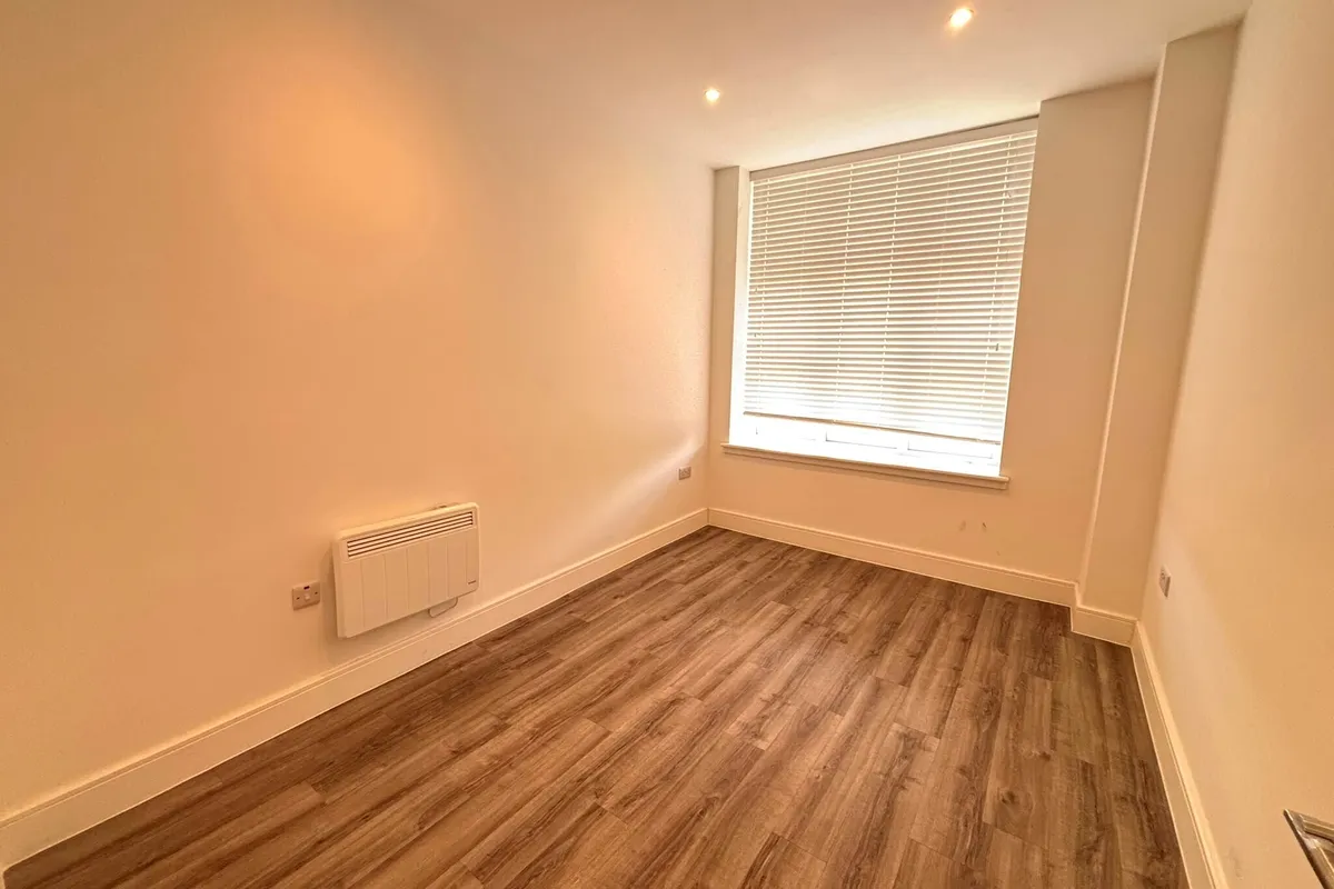 Flat College Place in Southampton