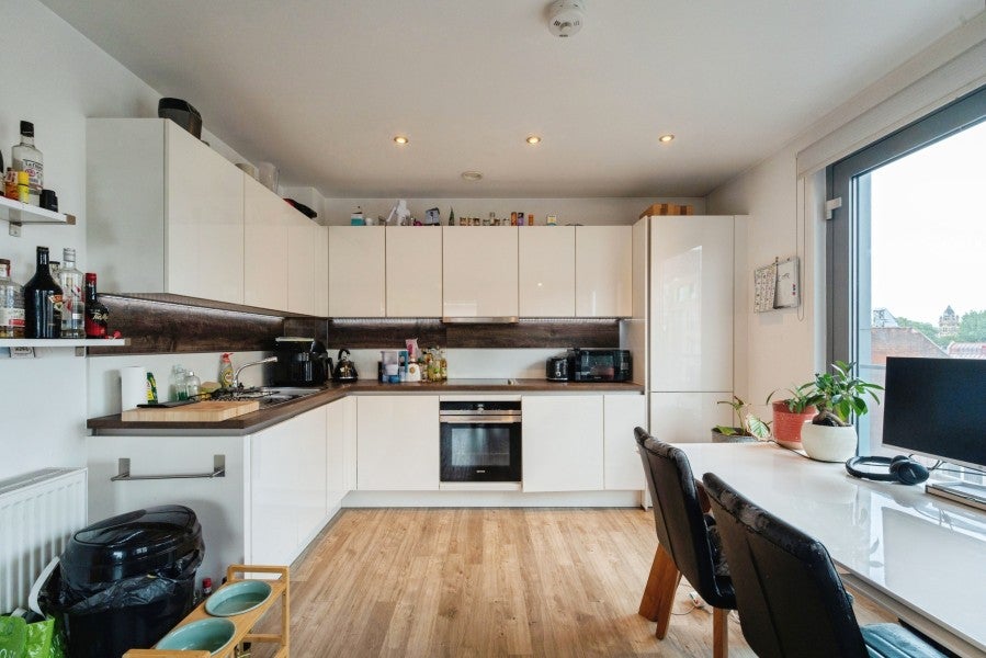 Flat Burder Close in Greater London