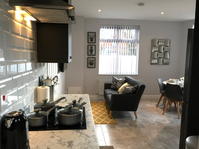 Room Hartshill Road in Stoke-on-Trent