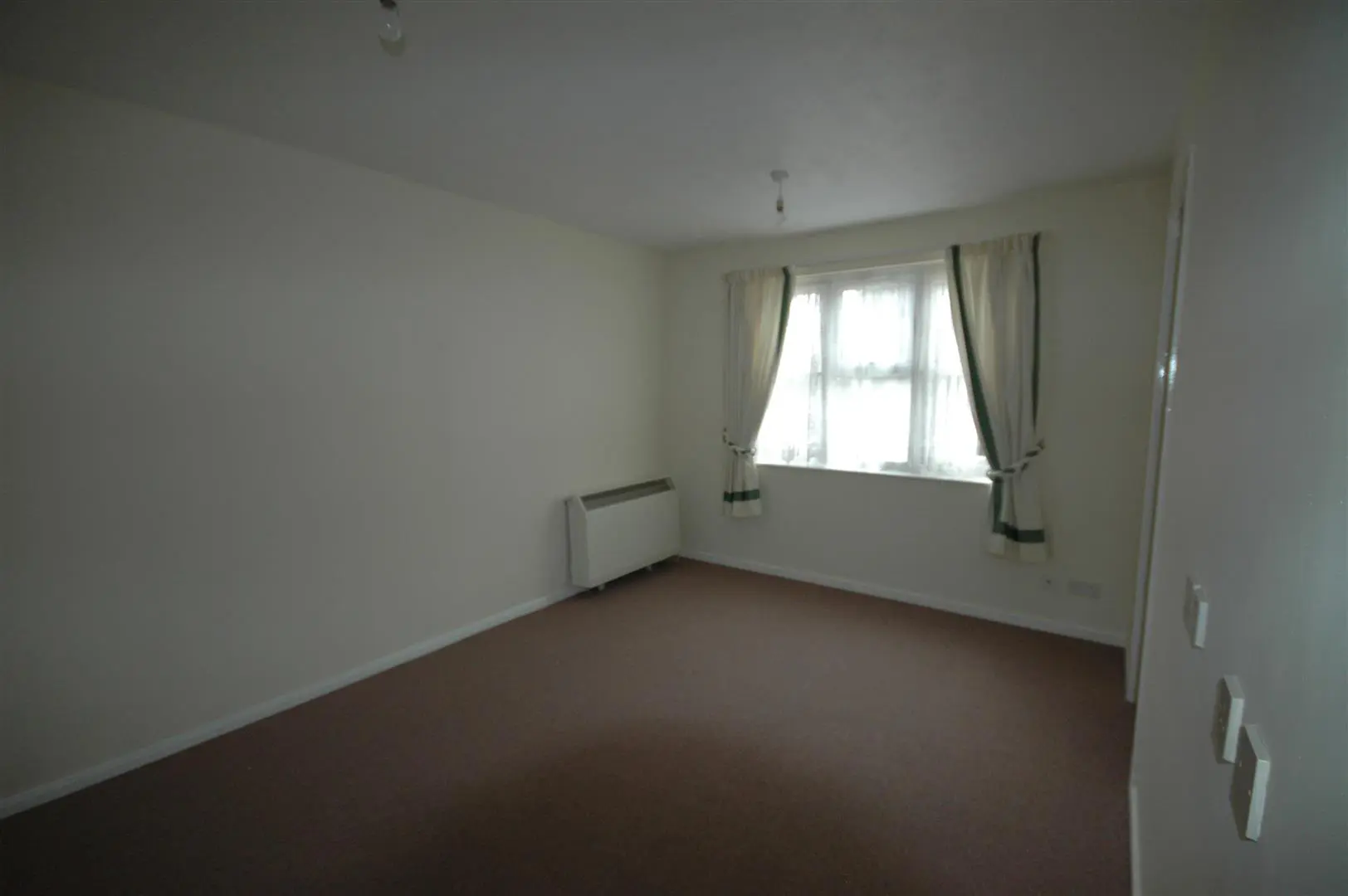 Flat Langdale in Ashford