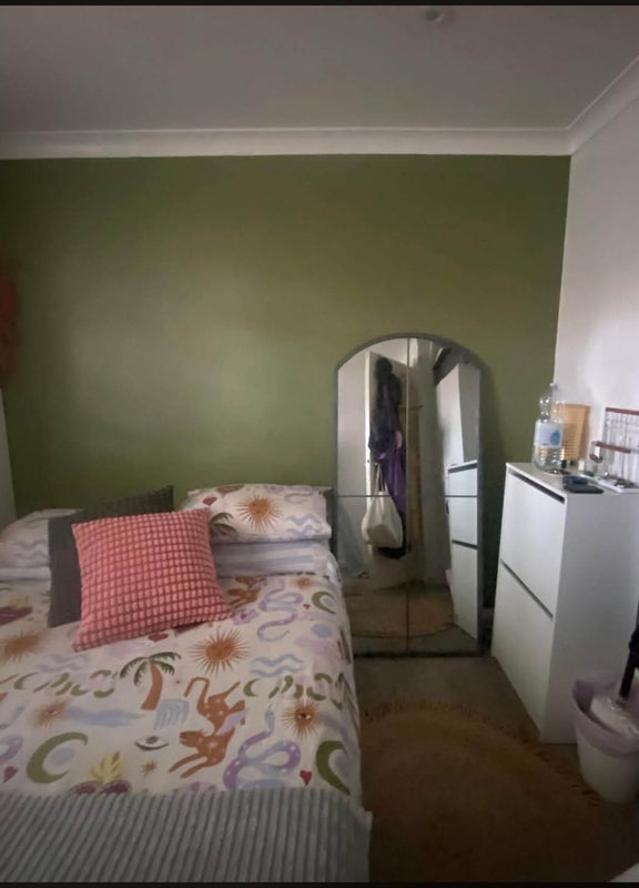 Room Bledlow Close in Greater London