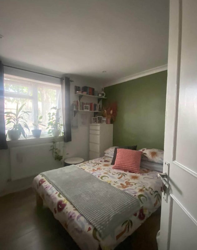 Room Bledlow Close in Greater London