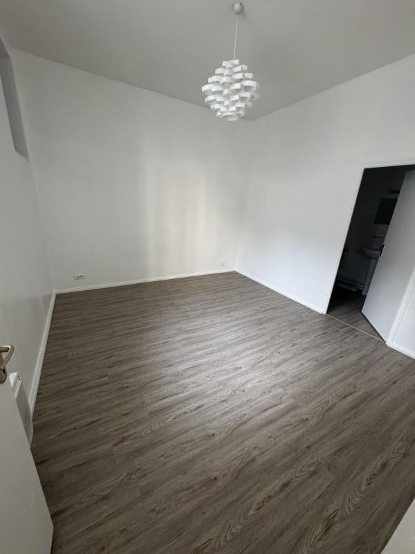 Room Rue Saint-Maurille in Angers