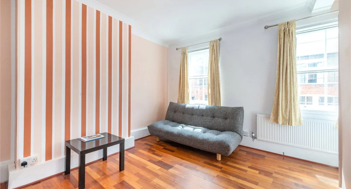 Flat Neal Street in Greater London