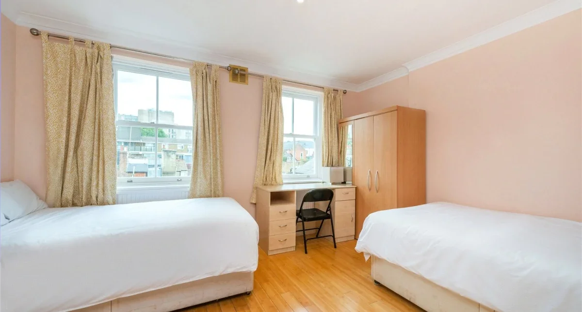 Flat Neal Street in Greater London