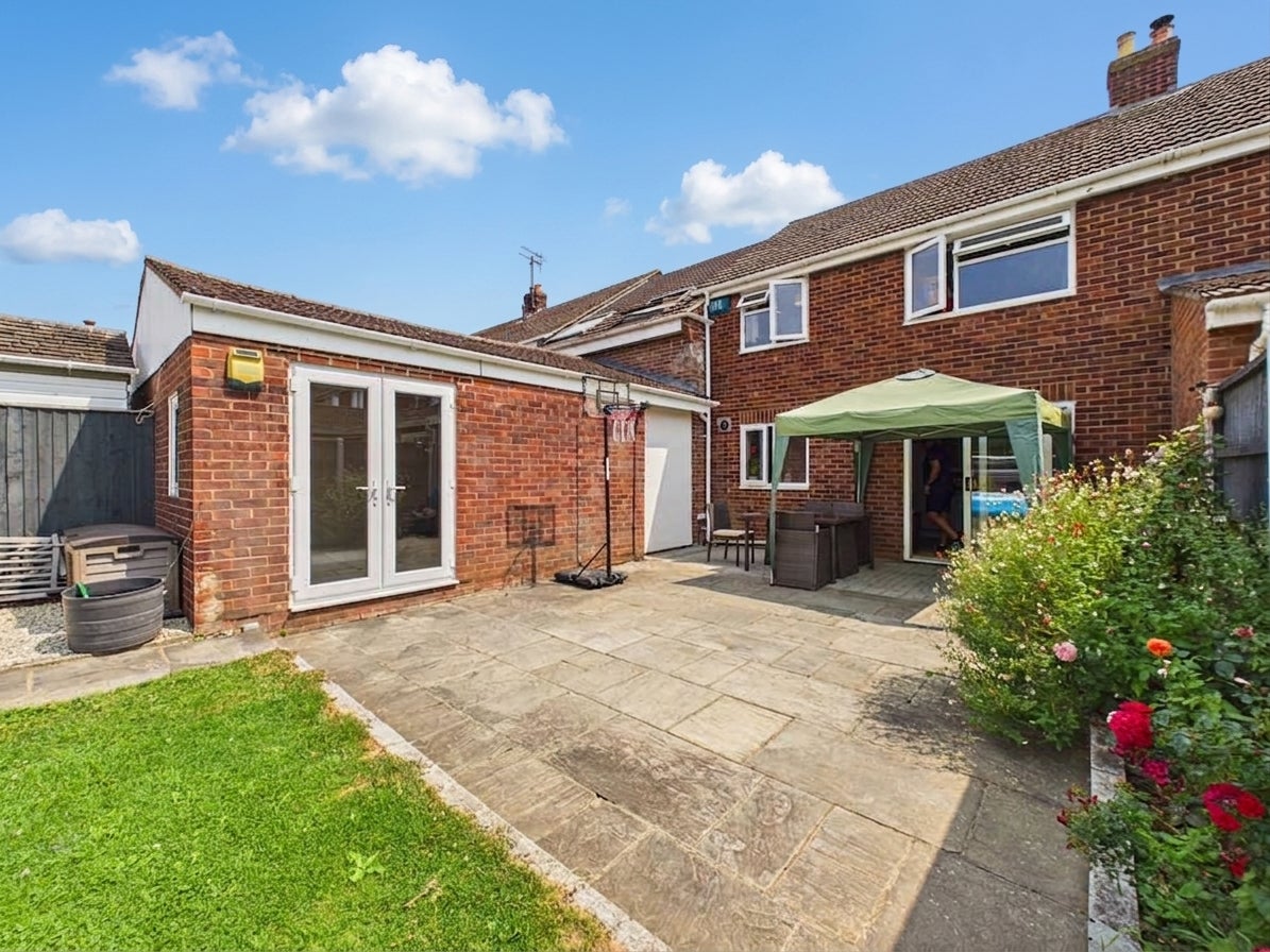 House Goodmoor Crescent in Tewkesbury