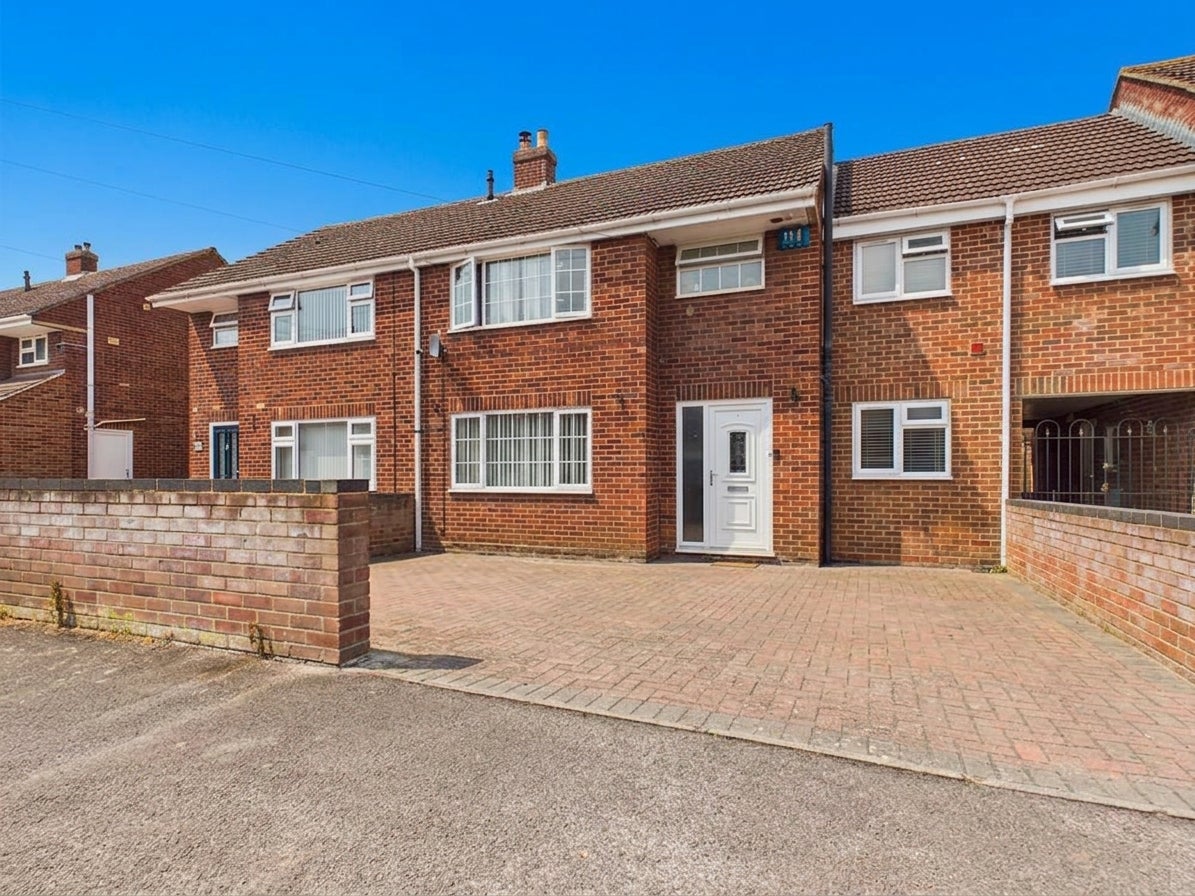 House Goodmoor Crescent in Tewkesbury
