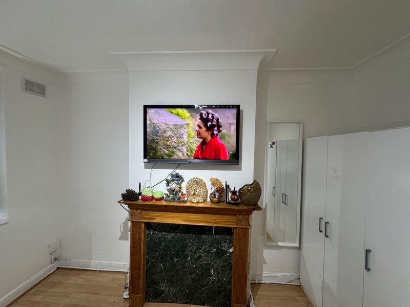 Room Morden Road in Greater London