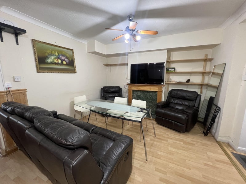 Room Morden Road in Greater London