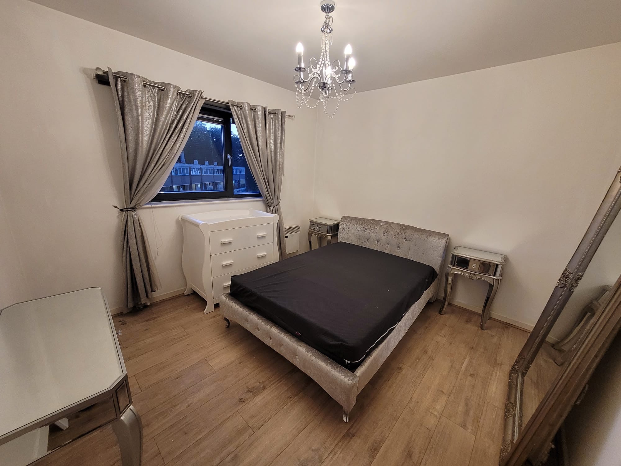 Flat Copenhagen Place in Greater London