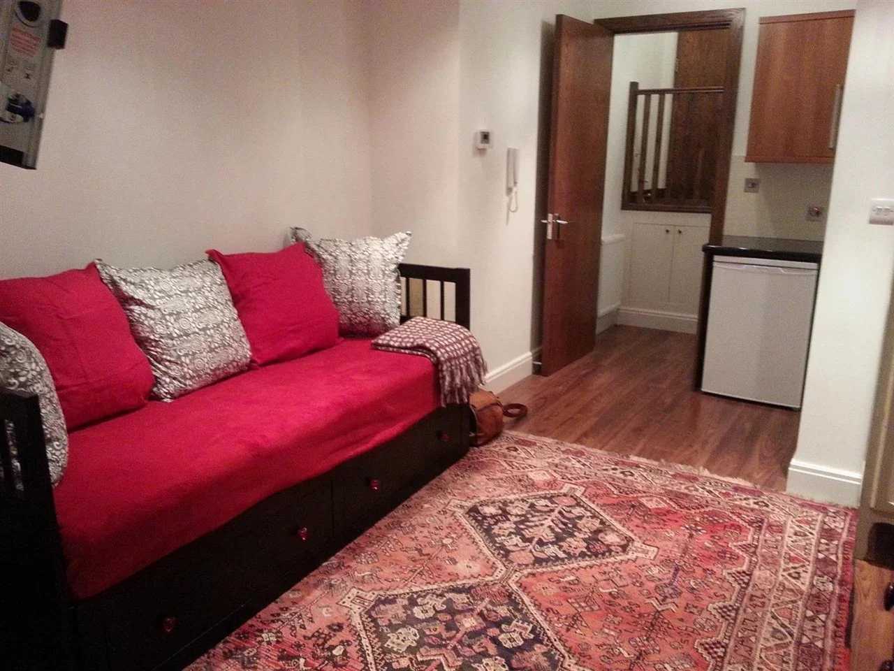 Flat Epsom Road in Greater London