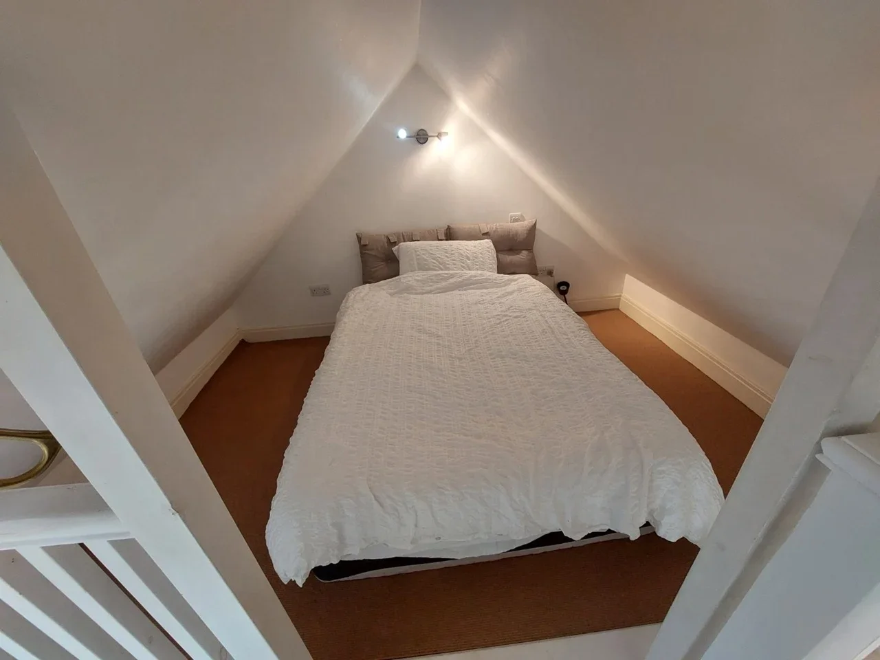 Flat Epsom Road in Greater London