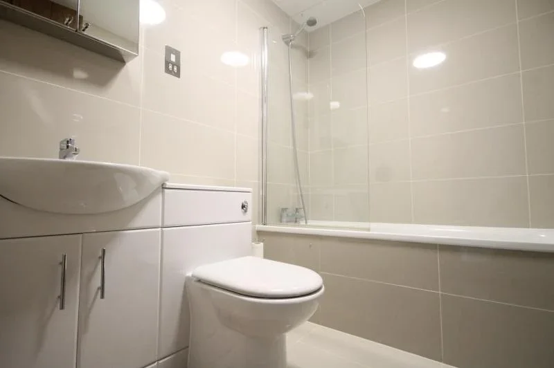 Flat Epsom Road in Greater London