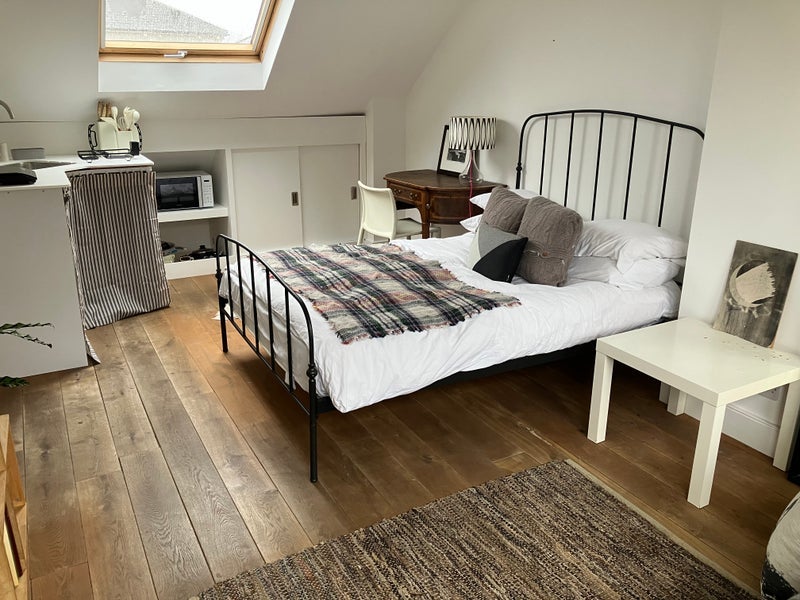 Room Bouverie Mews in Greater London