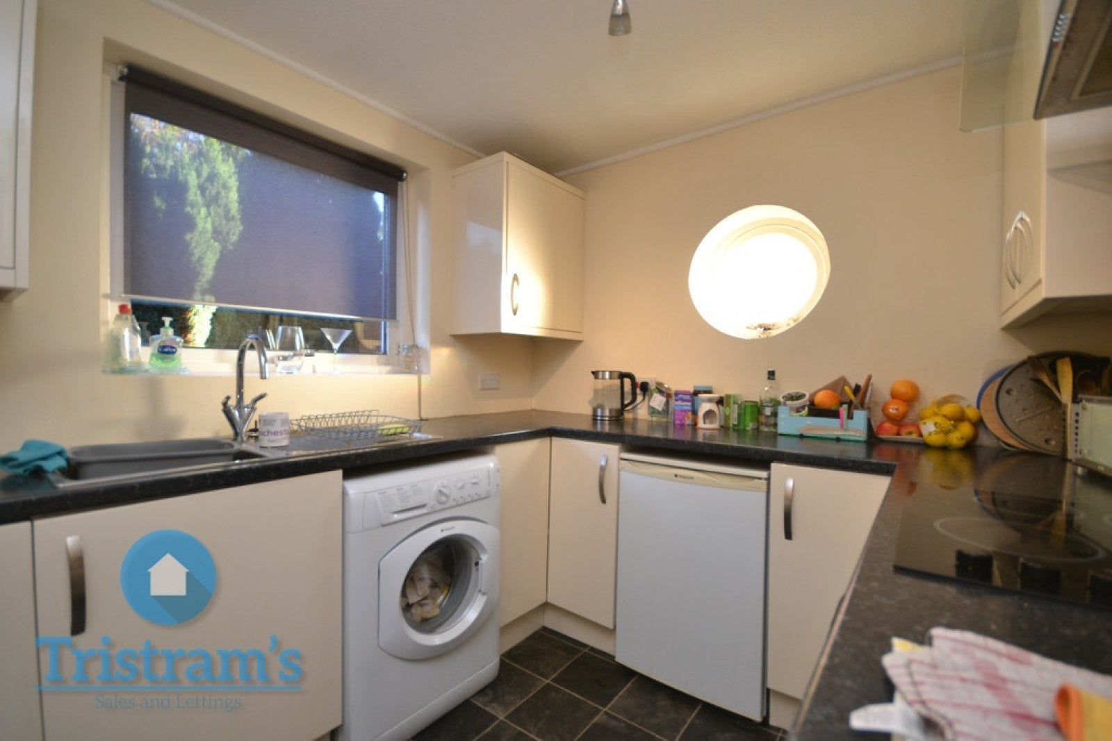 Room Tonnelier Road in Nottingham