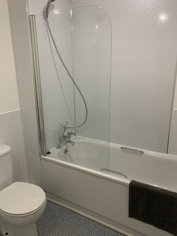 Room Whitehill Street in Musselburgh