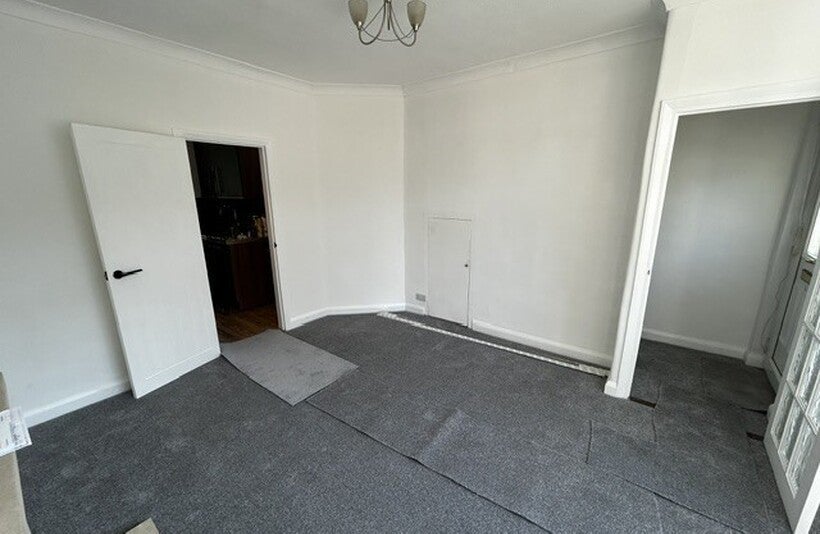 House Larmans Road in Greater London